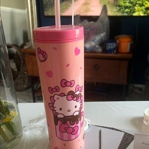 NWT Hello Kitty Pink Tumbler with Straw